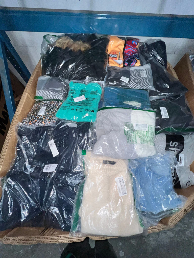 Amz Clothing #9 — image 2
