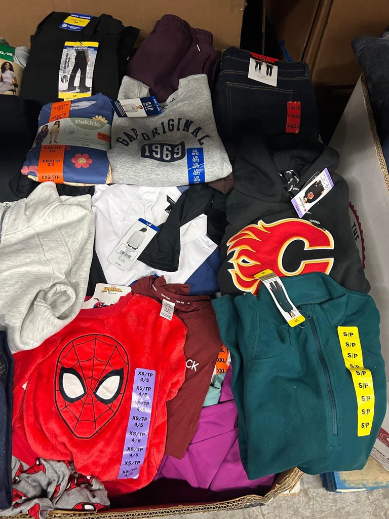 CW Clothing #27 — image 4