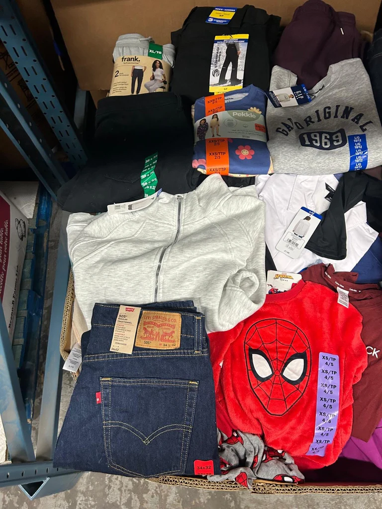 CW Clothing #27 — image 3