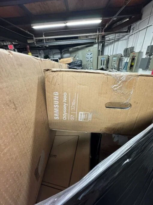 PALLET FROM NEG – Salvage – Monitors – ITEMS: 24 – LOT 32492 — image 4
