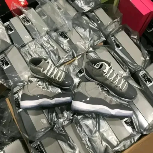 buy liquidation sneakers by the pallet — image 2