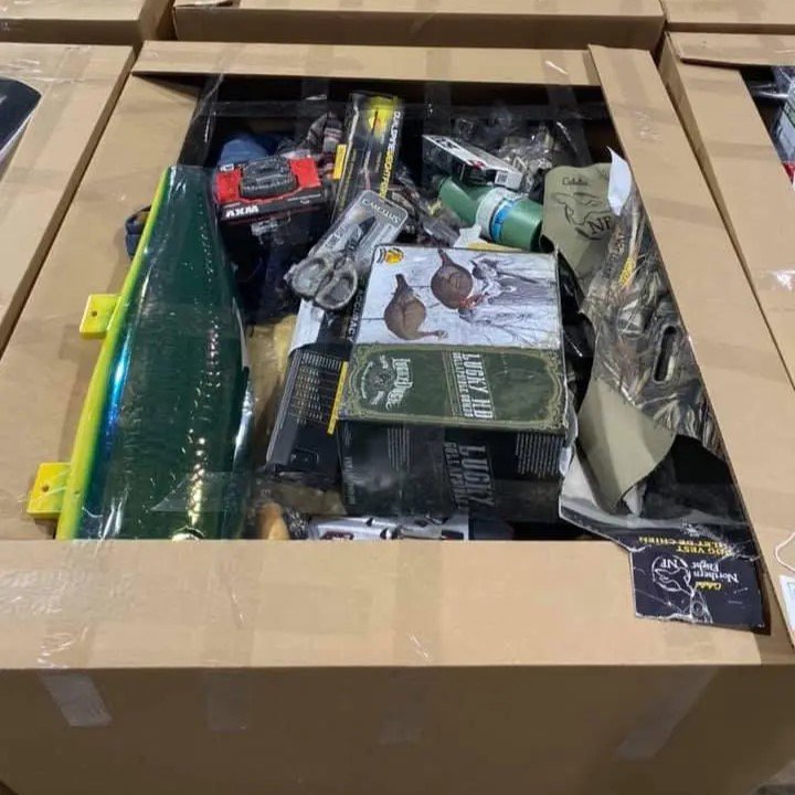 Hunting & Fishing Gear Pallet (190 Pieces) — image 2